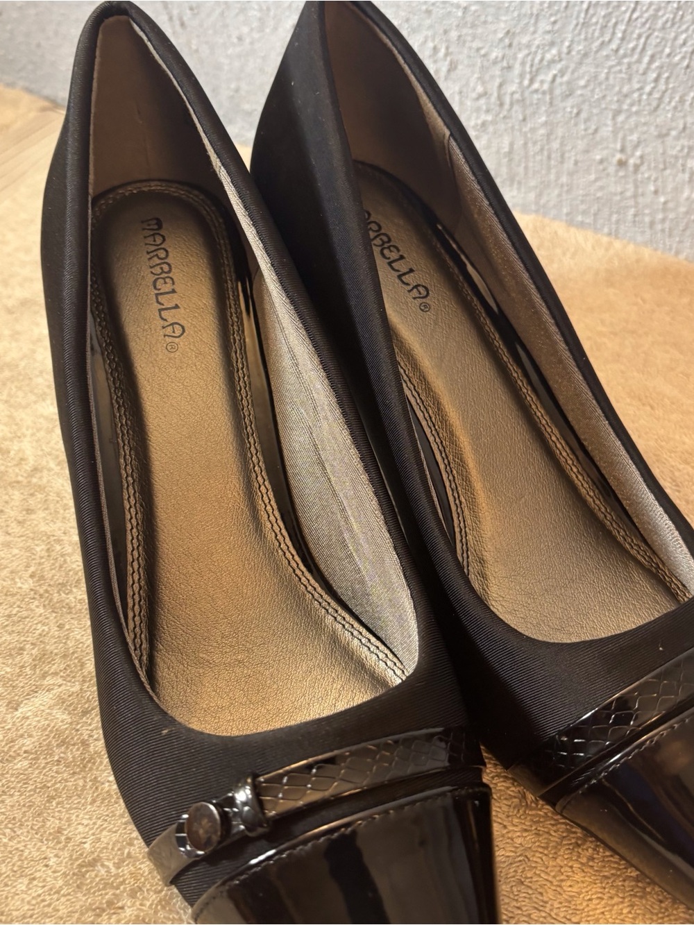 MARELLA Black Pointed Toe Heels with Patent Accent SZ 9.5 M NEW Celeste Fabric
